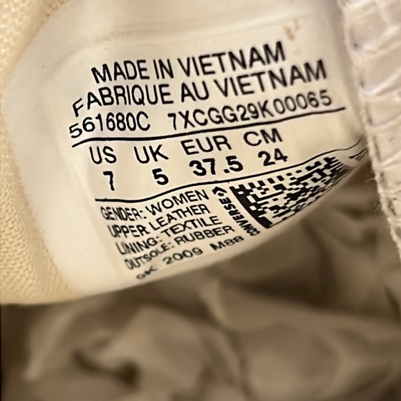 SOLD IN STORE Converse Chuck Taylor All Star Lift Platform Leather Size 7 - Picture 6 of 9